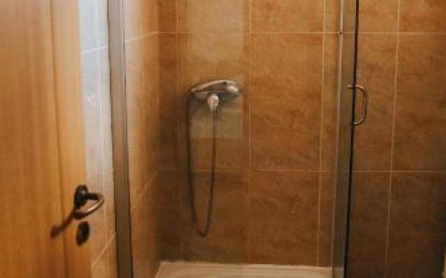 Pensiunea Dealul Florilor