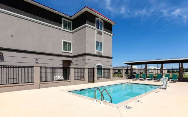 La Quinta Inn & Suites by Wyndham Midland North