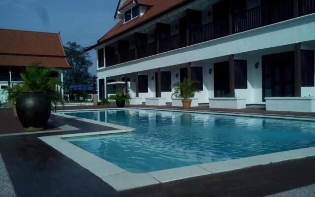 The Manor Beach Resort