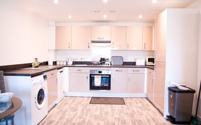 Luxury & Cosy new Build 2-bed Apartment in Chatham