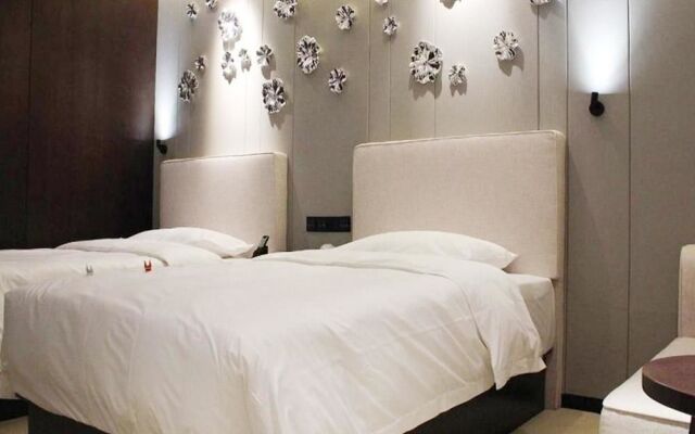 Thank Inn Plus Hotel Henan Zhengzhou  Economic and Technological Development Zone Tower