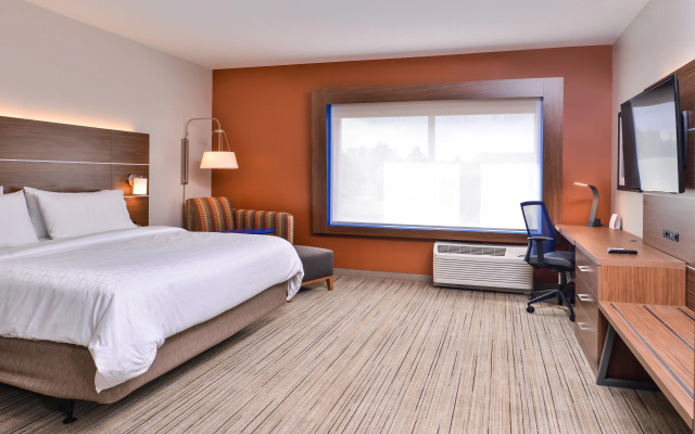 Holiday Inn Express & Suites Farmville by IHG
