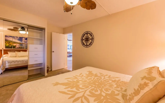 Valley Isle #205 1 Bedroom Condo by RedAwning