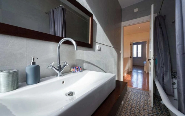 3br D.Luis Bridge House & Terrace by Guestready