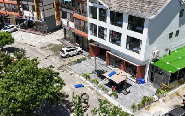 ELEVEN Designer Homestay