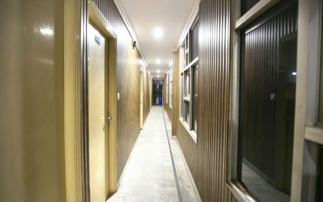OYO 966 Hotel Sallow International