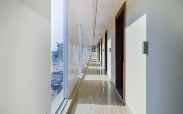 OYO 26124 Silver Palm