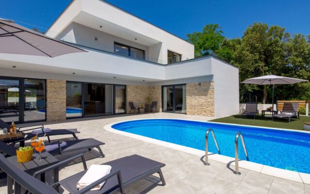 Villa Pinnidae Faulensee