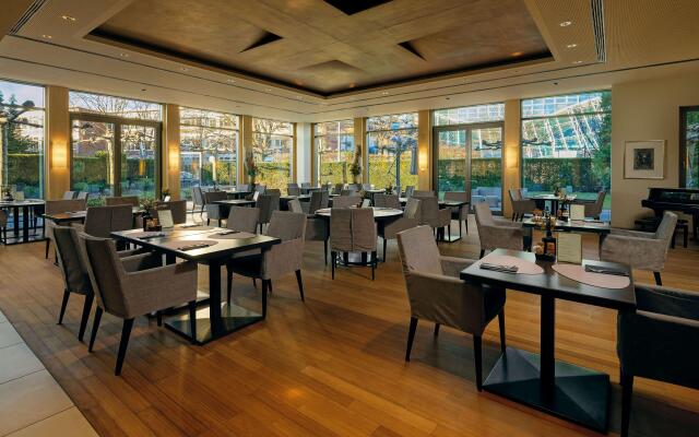 Wasserturm Hotel Cologne, Curio Collection by Hilton