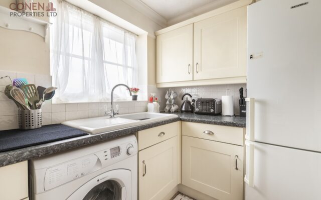 Stunning 2-bed Apartment in Grays