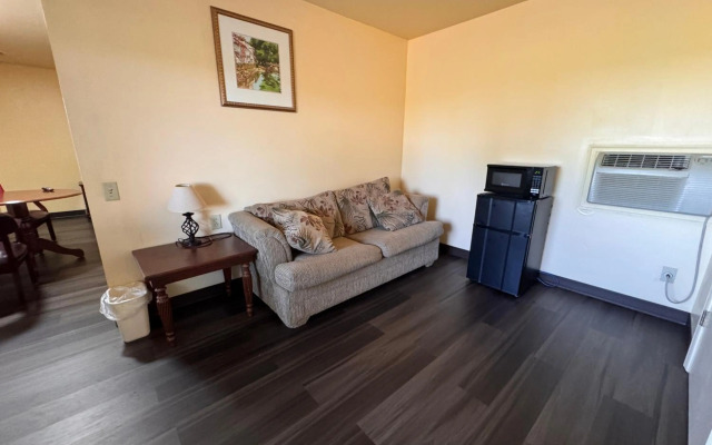 Whispering Pines by Hotel O Whitestone VA