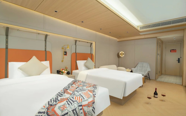 Grandee Rezen - TaiKoo Hui Plaza Shipaiqiao Metro Station