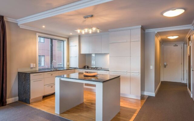 Absolute Lakefront Living 2 Bedroom