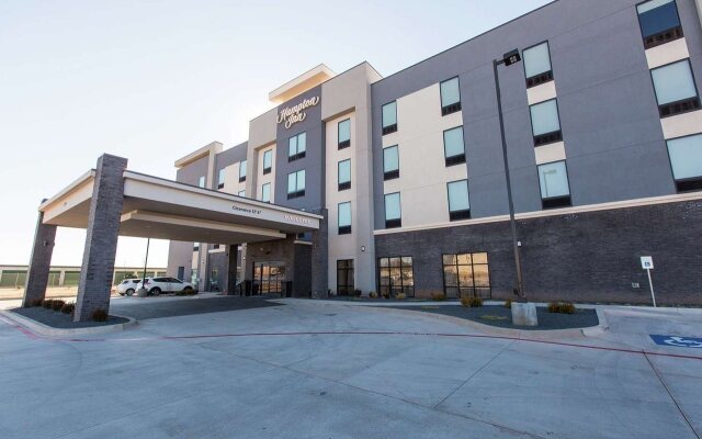 Hampton Inn Mustang