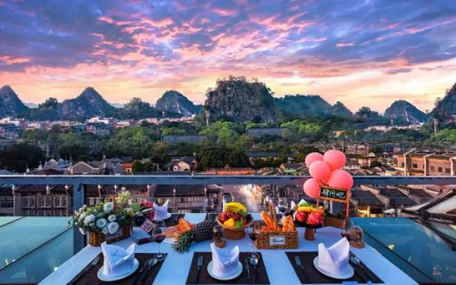 Cozy Home Rooftop Scenic Hotel (Guilin Two Rivers And Four Lakes Elephant Trunk Hill)
