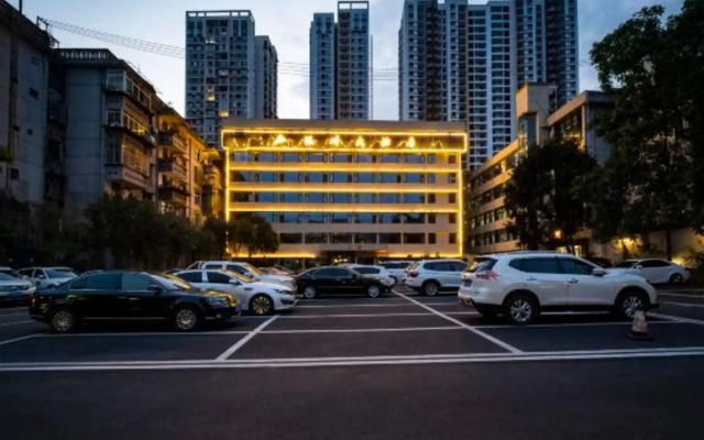 Xingwen Yinfeng Hotel