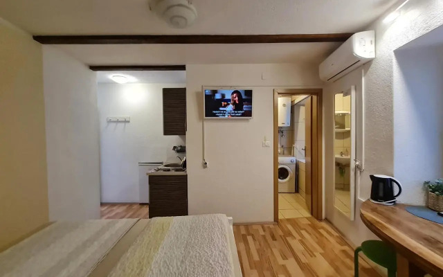 Rooms & Studio Apartments Šibenik