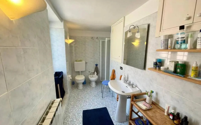 Framura, Ampio appartamento con terrazzo vista mare