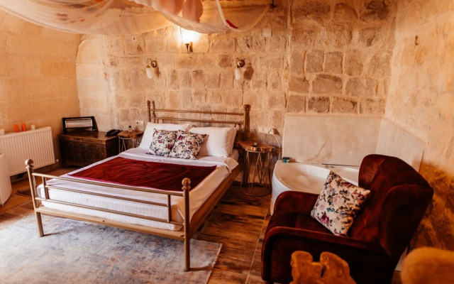 Young Cave Hotel