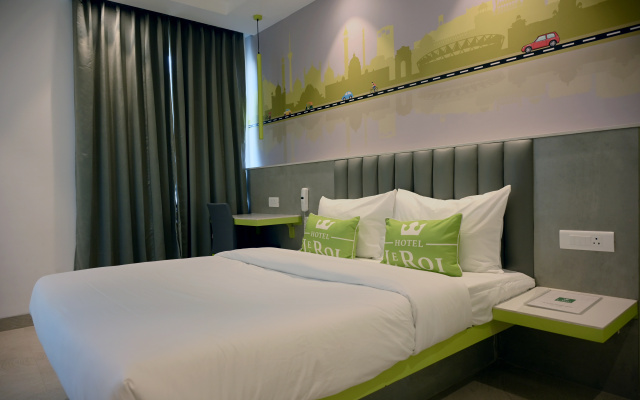 Hotel Sun City by OYO – Guest Rooms – Delhi