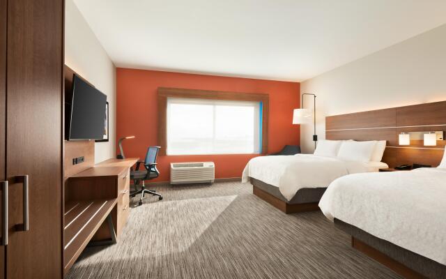 Holiday Inn Express And Suites Beaver Dam