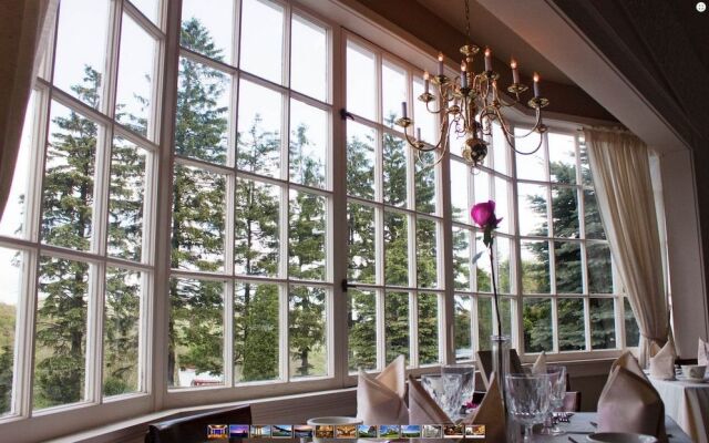 The Historic Summit Inn