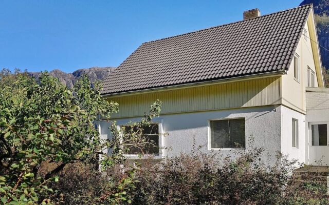 8 Person Holiday Home in Dyrdal