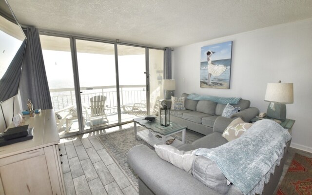 1201 Waters Edge Resort 3 Bedroom Condo by RedAwning