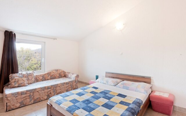 Comfortable Apartment With Large Covered Terrace