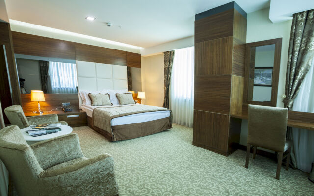 Vivaldi CE Gold Hotel