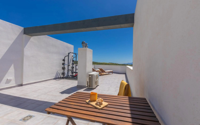 Views, Terrace & Pool - Fibre WIFI - SimplyTarifa