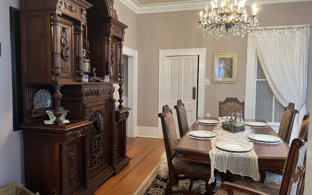 Benefield House Bed & Breakfast