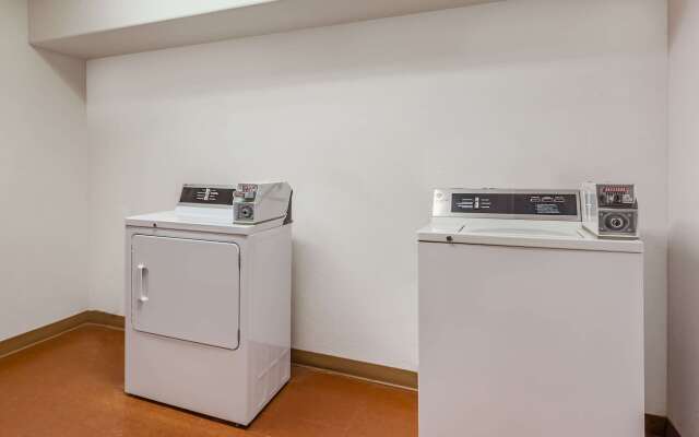 Super 8 by Wyndham Pincher Creek AB