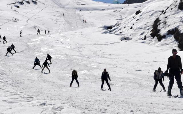 Himalayan High, Auli, By Himalayan Eco Lodges