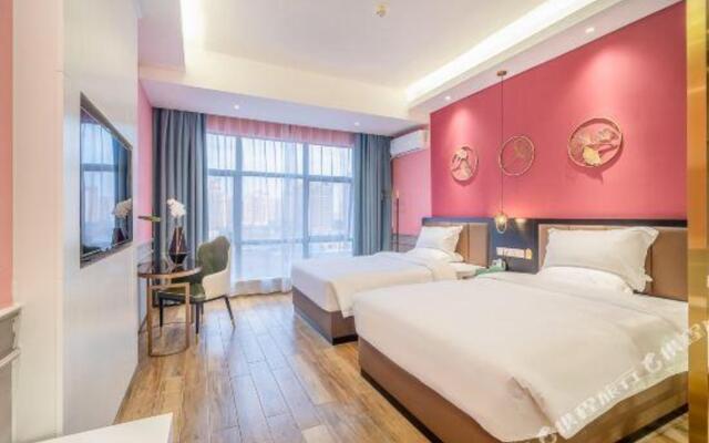 Arc de Triomphe Hotel