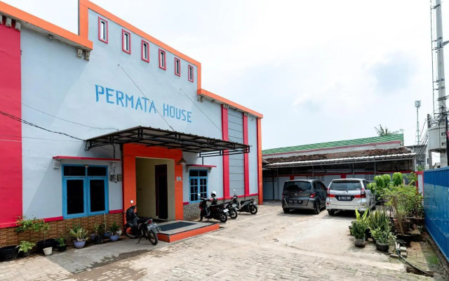 Permata House by OYO Rooms