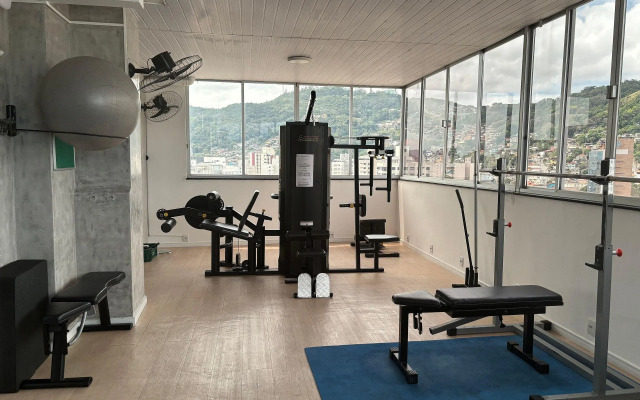 Apto com piscina no centro de Floripa PCE0406