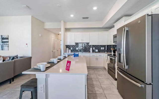 3150 Paradox Circle #406