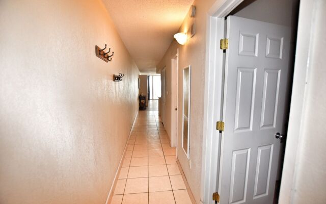 0104 Waters Edge Resort 1 Bedroom Condo by RedAwning