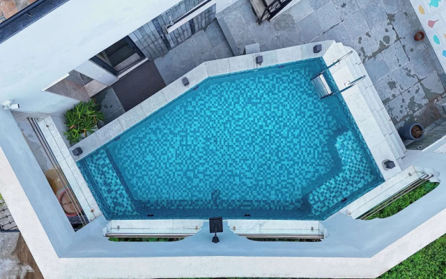 Artisav House