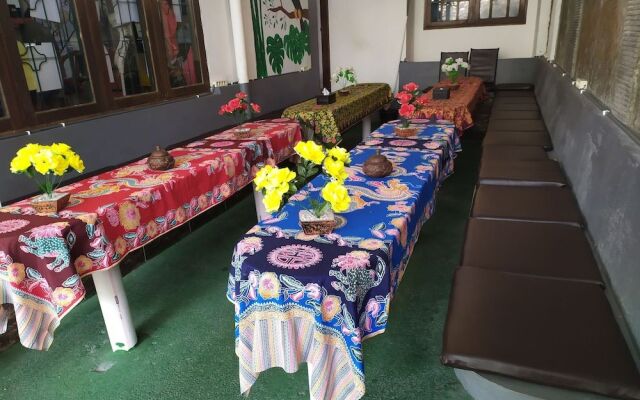 Twenty4Seven Bed &amp; Breakfast