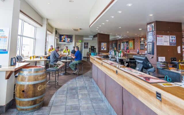 Merimbula Lakeview Hotel