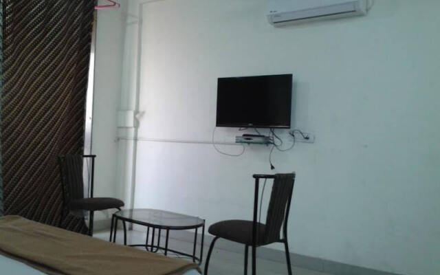 Om Palace