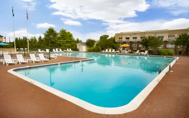 Clarion Hotel & Suites Convention Center Fredericksburg