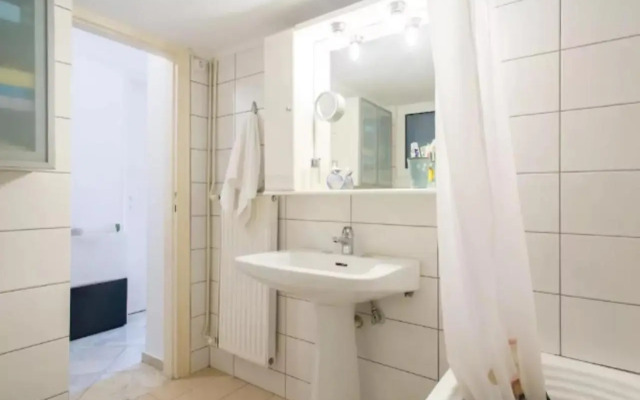 Spacious 2b/r Stay at Glyfada's Center