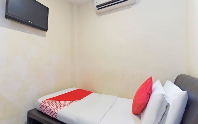 OYO 124 Hotel Seniman Sentul