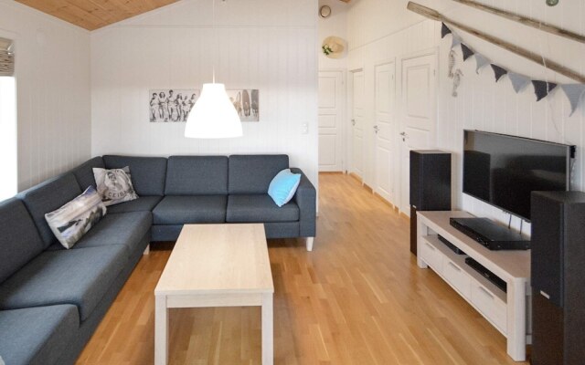 9 Person Holiday Home in Lyngdal