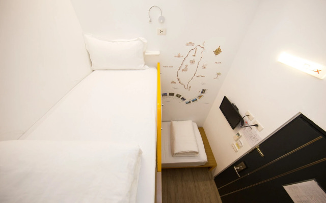 SleepBox Hotel - Ximen
