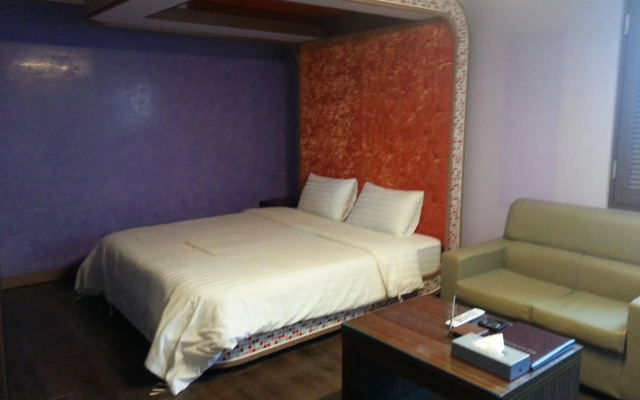 World Tourist Hotel