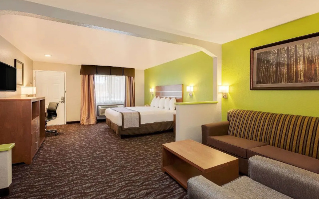 Days Inn & Suites by Wyndham Arcata